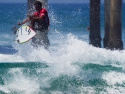 Victor Bernardo fins out surfing 2017